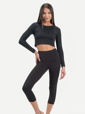 SWEETFLEX Capris | Hi-Rise | Resistance Leggings Black  size 12